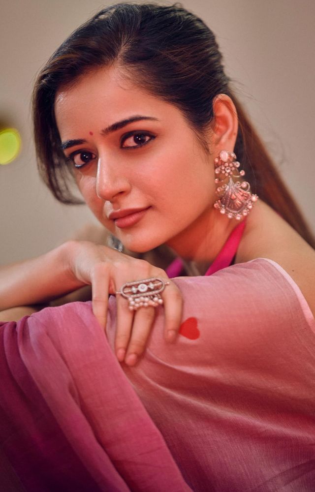  Ashika Ranganath mesmerizes fans with her stunning pictures, showcasing her grace and elegance in a beautiful photo on her instagram