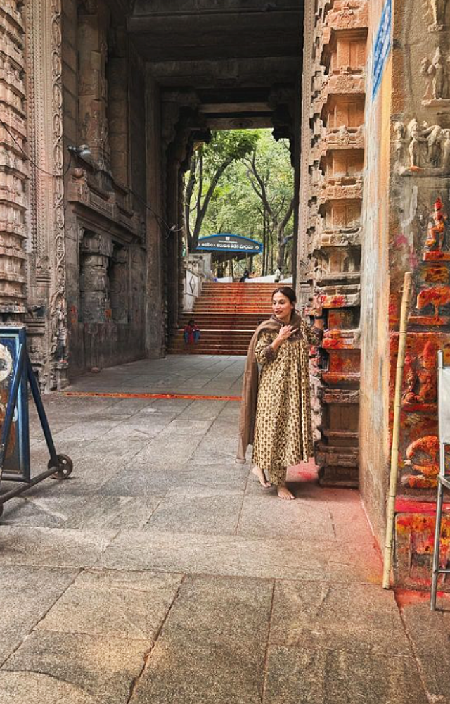 Aiswarya has a big time family bonding which is witnessed by the audience for a long time now. Her father, sister are having a professional connection as well