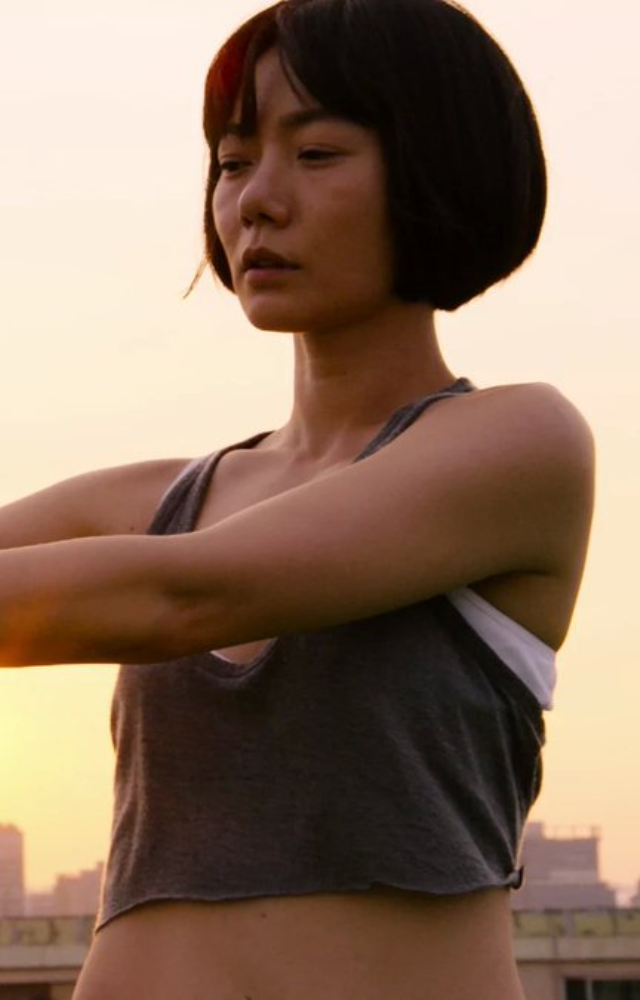 Bae Doona plays a skilled fighter linked to seven others worldwide, sharing emotions and abilities in this international sci-fi series.