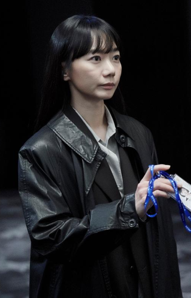 As a sharp detective, she teams up with a prosecutor to uncover corruption in a gripping crime thriller filled with twists.