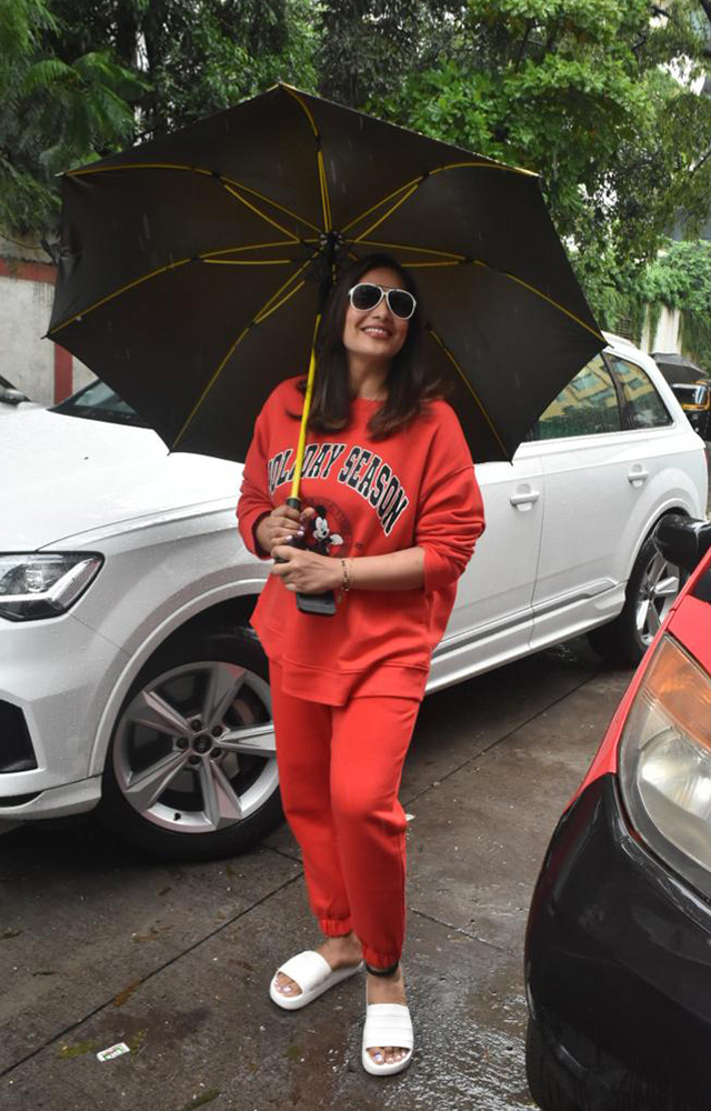 Bipasha Basu Flaunts Her Fashion Sense
