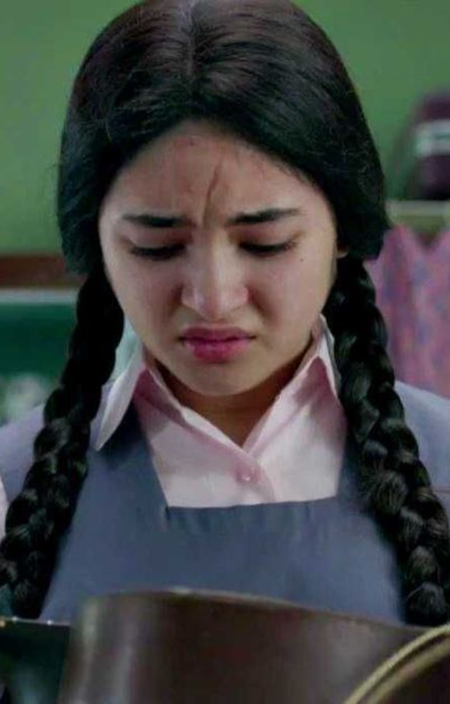 This film follows the journey of a young Muslim girl who dreams of becoming a singing sensation while hiding her identity from her conservative father.