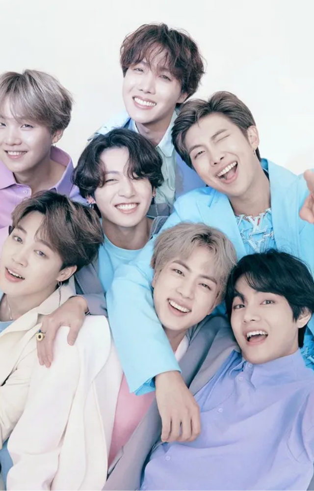 The globally renowned K-pop boy group’s official channel, offering music videos, dance practices, and personal vlogs