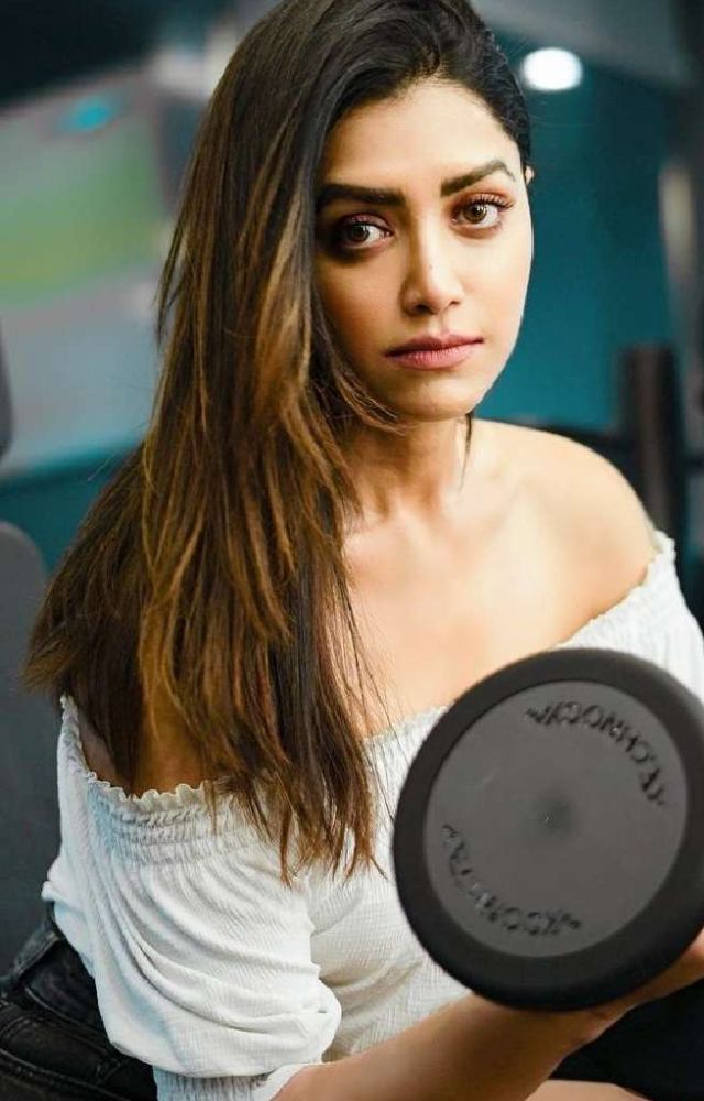Battling Hodgkin’s Lymphoma twice, Mamta Mohandas partook in clinical trials and opened a cancer care center in Dubai. Her positive spirit continues to inspire.