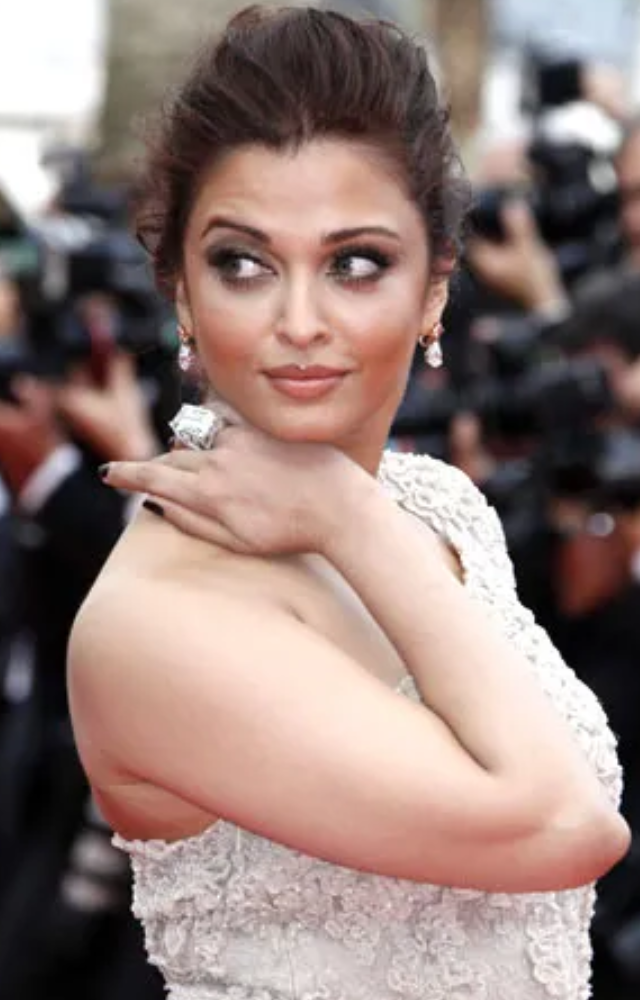 A Cannes veteran and global ambassador for L`Oréal Paris, her appearances are always highly anticipated.