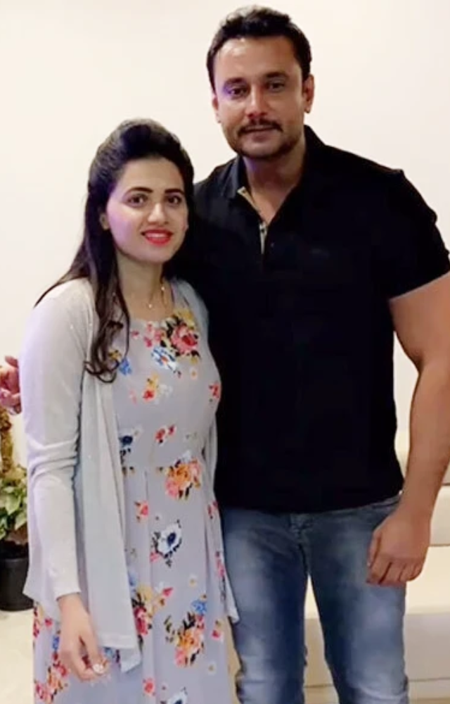 Darshan and Pavithra were often seen together at public events, leading to further speculation. Paparazzi captured their candid moments, adding to the intrigue
