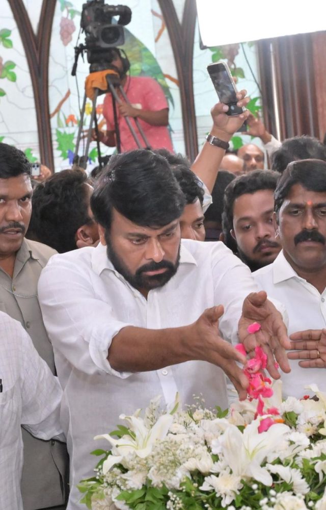 The renowned actor paid his final respects to Ramoji Rao Pay Tribute to Ramoji Rao