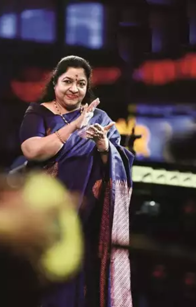Her ability to convey deep emotions through her singing connects profoundly with listeners, adding depth to every song.
