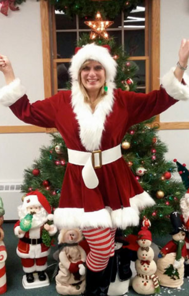 Join the fun with Santa sightings and enchanting magic tricks at Play Arena on December 21, 2024, for a festive and magical day.