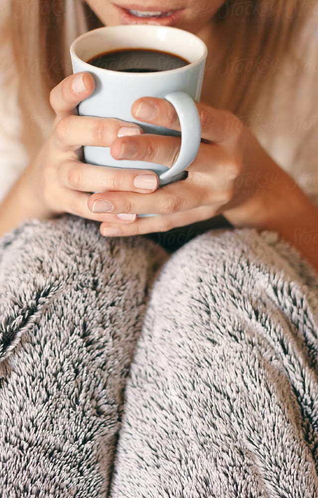 The theory behind the research and studies shows that people who often drink coffee are likely to reduce the risk of type 2 diabetes.