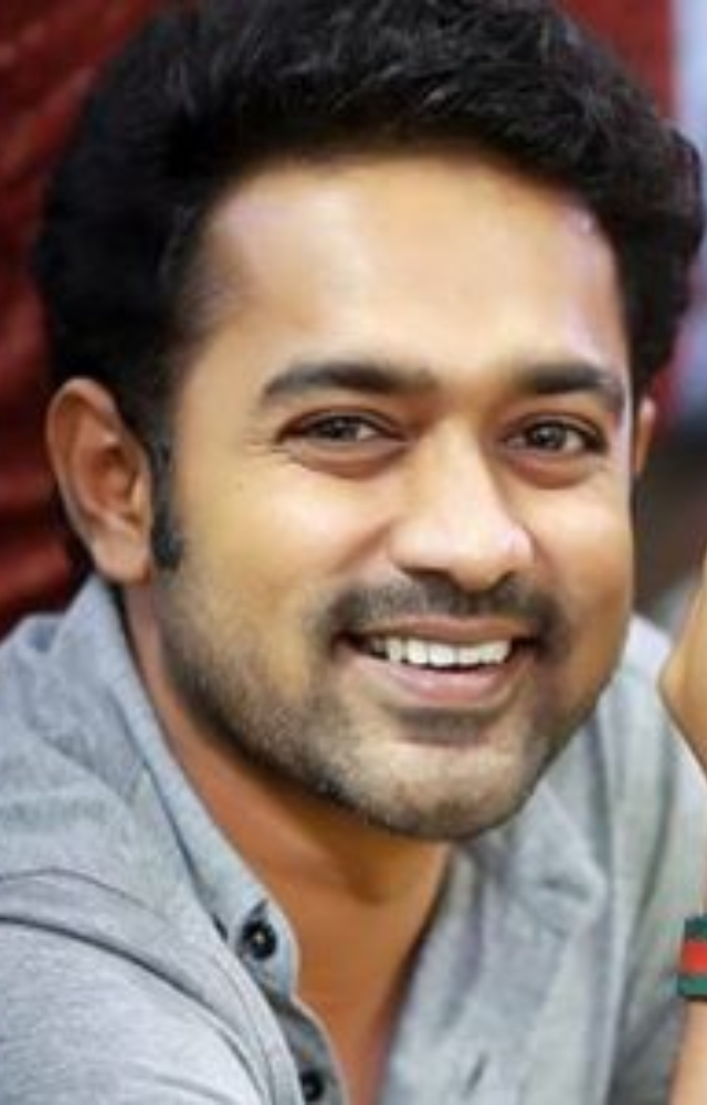 After the incident video went viral, Ramesh Narayan received backlash for allegedly insulting Asif Ali, sparking social media calls for an apology.


