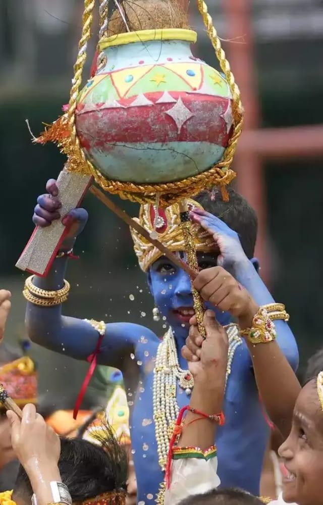 5 Top Places To See Dahi Handi In Mumbai