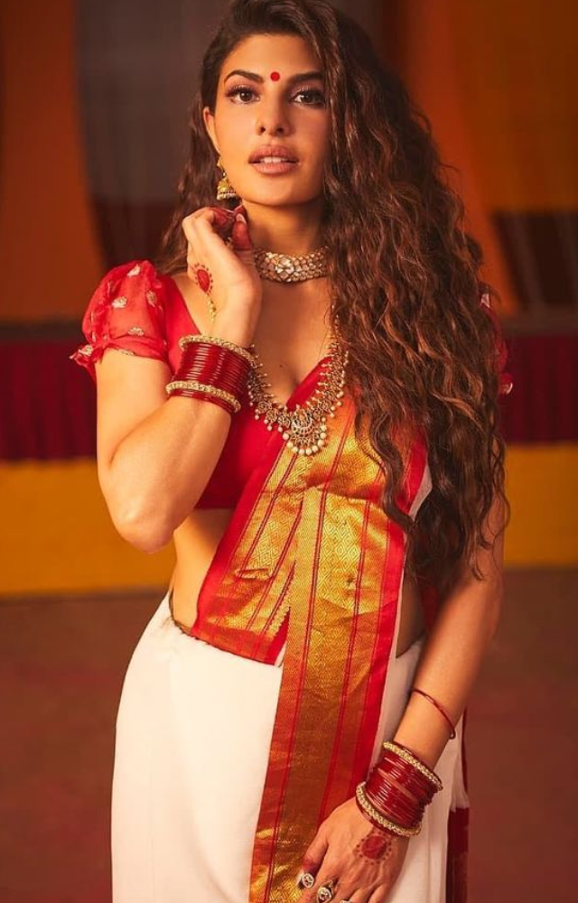 A fusion of folk and urban beats, featuring Jacqueline`s stunning Bengali inspired look and graceful moves.