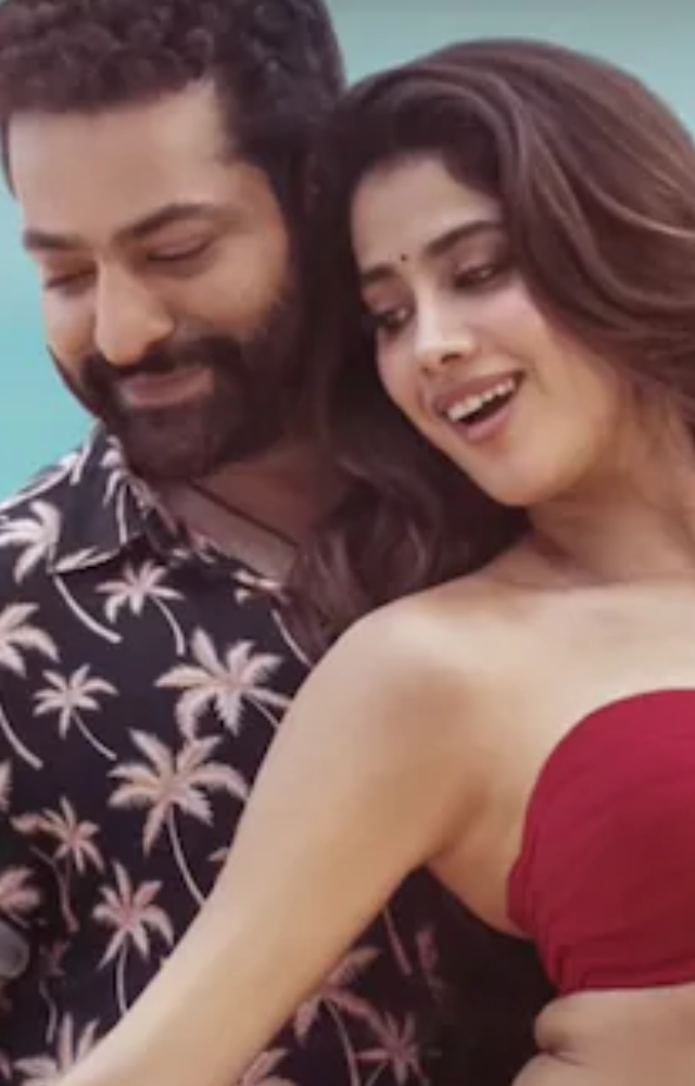 The beach setting in the music video evokes memories of songs like “Suraj Hua Maddham” from Kabhi Khushi Kabhie Gham.
