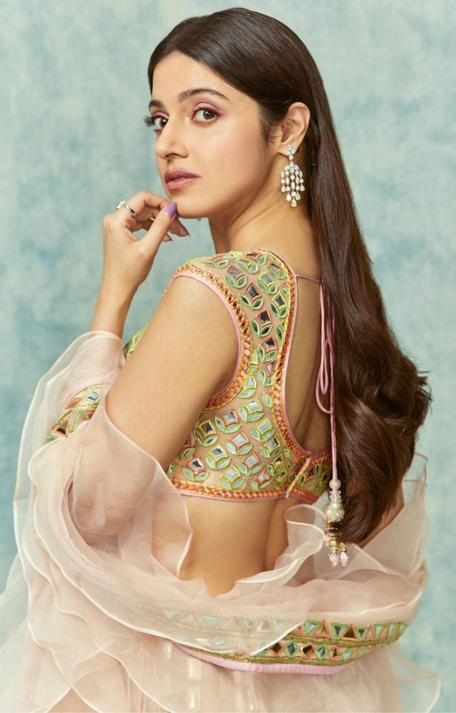 Divya Khossla accused Alia Bhatt of buying Jigra tickets herself to inflate box office numbers. She shared an empty cinema hall photo as 'proof.'