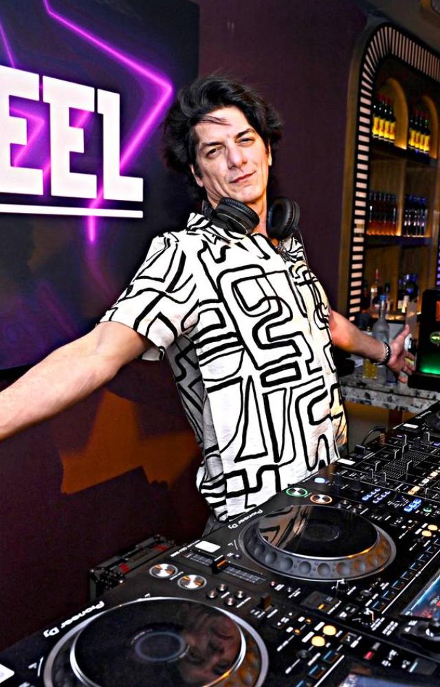 Top 5 Groovy DJ Aqeel Bollywood Remixes