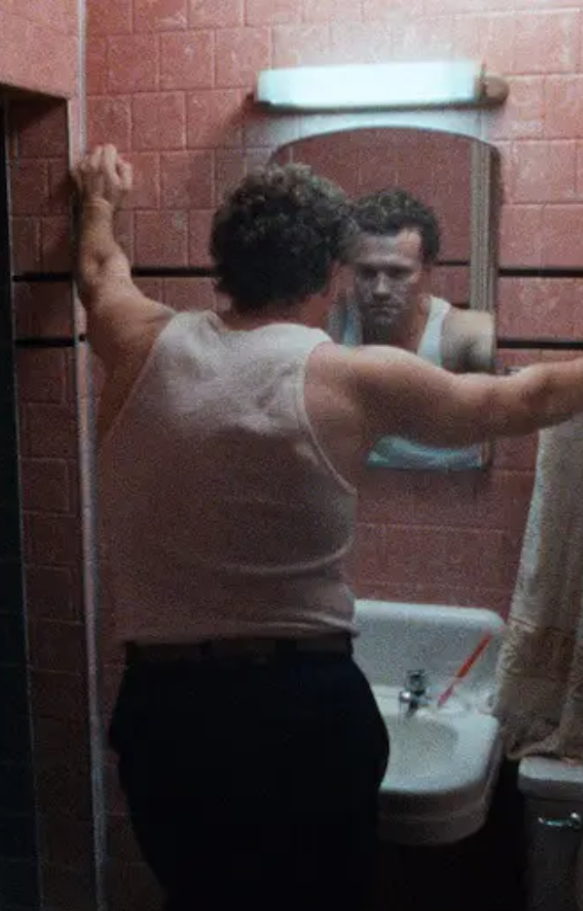 This film`s raw and realistic depiction of a serial killer is deeply disturbing. It avoids sensationalism, making its violence even more unsettling.
