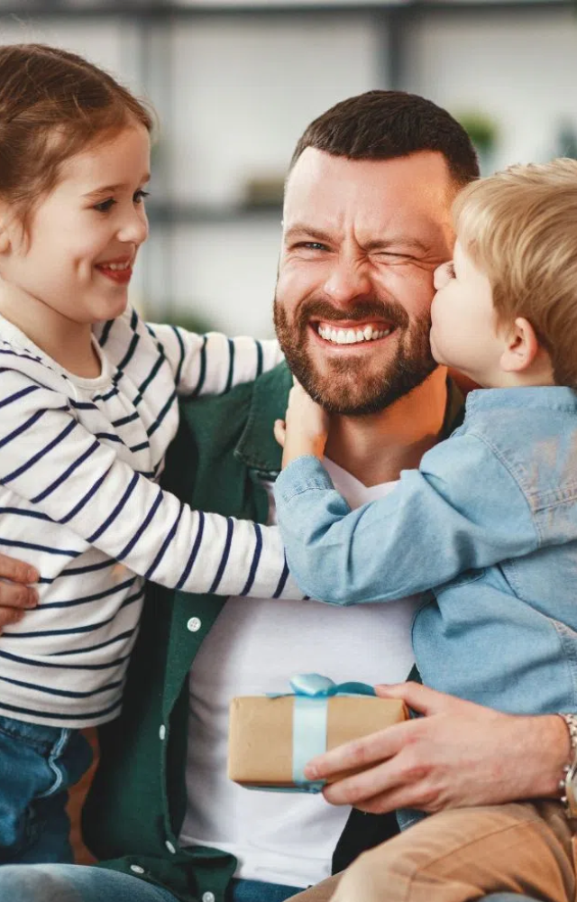 Offer to help with tasks or projects your father has been wanting to accomplish. Whether it`s gardening, your assistance will be appreciated