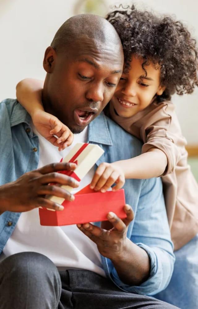 Father`s Day: 5 Best Gifts For New Dads