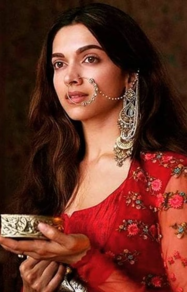 A historical drama about the Maratha warrior Peshwa Bajirao, his love for Mastani, and the political turmoil that follows their controversial relationship.