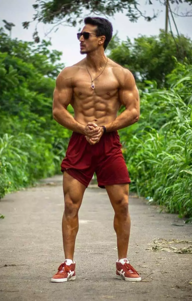 With his incredible acrobatic skills and lean muscular build, Tiger`s high-intensity workouts and disciplined diet are the secrets behind his enviable physique.