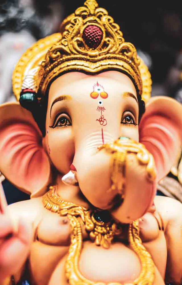 'One with a curved trunk and a great body.' This mantra praises Ganesh`s unique appearance and his ability to remove obstacles.