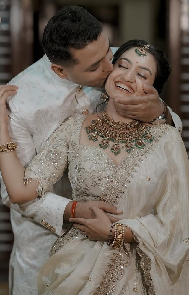 Vaishnavi Gowda-Akay Engagement Pics