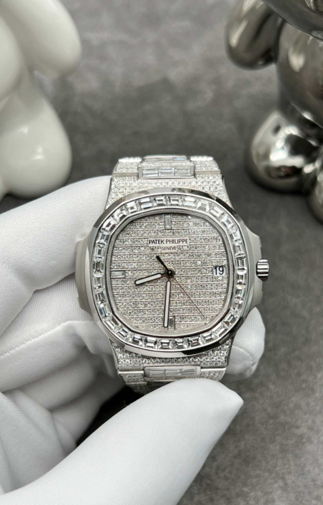 Valued at 2.7 crore, this watch features 255 diamonds set in an 18k gold face.