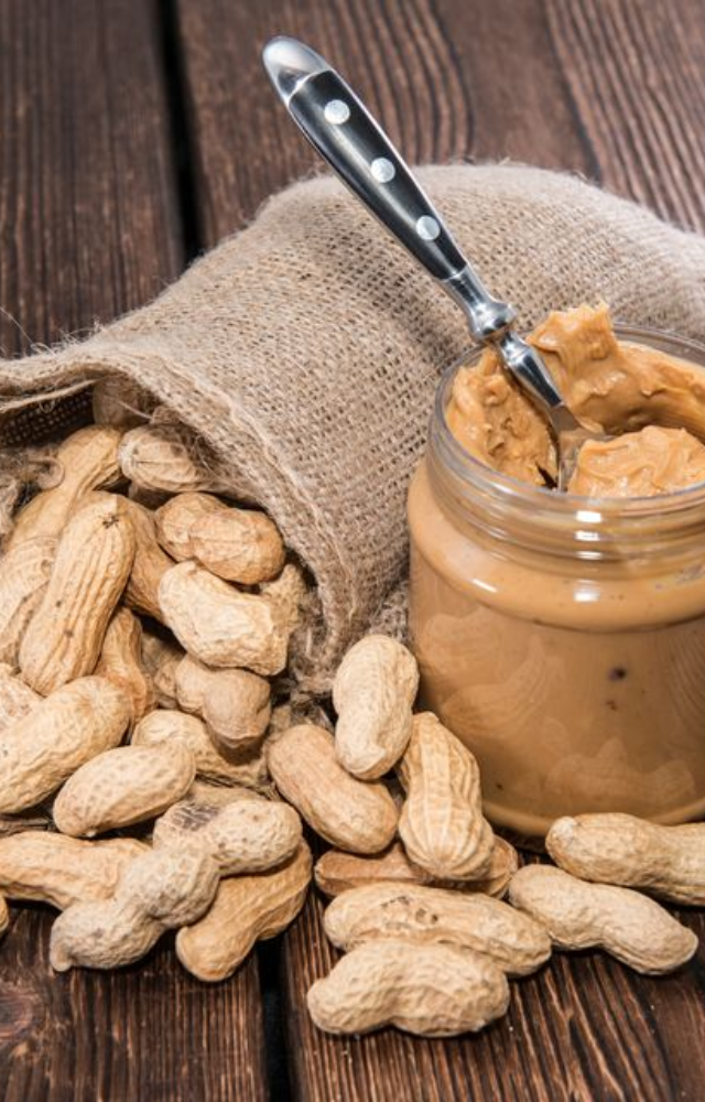 Peanut butter contains healthy fats like oleic acid and omega-6 fatty acids, which can improve cholesterol levels and blood pressure.