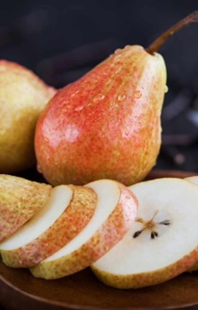Pears are a good source of vitamins C and K, as well as potassium and folate. These nutrients are important for immunity, blood clotting, and bone health.