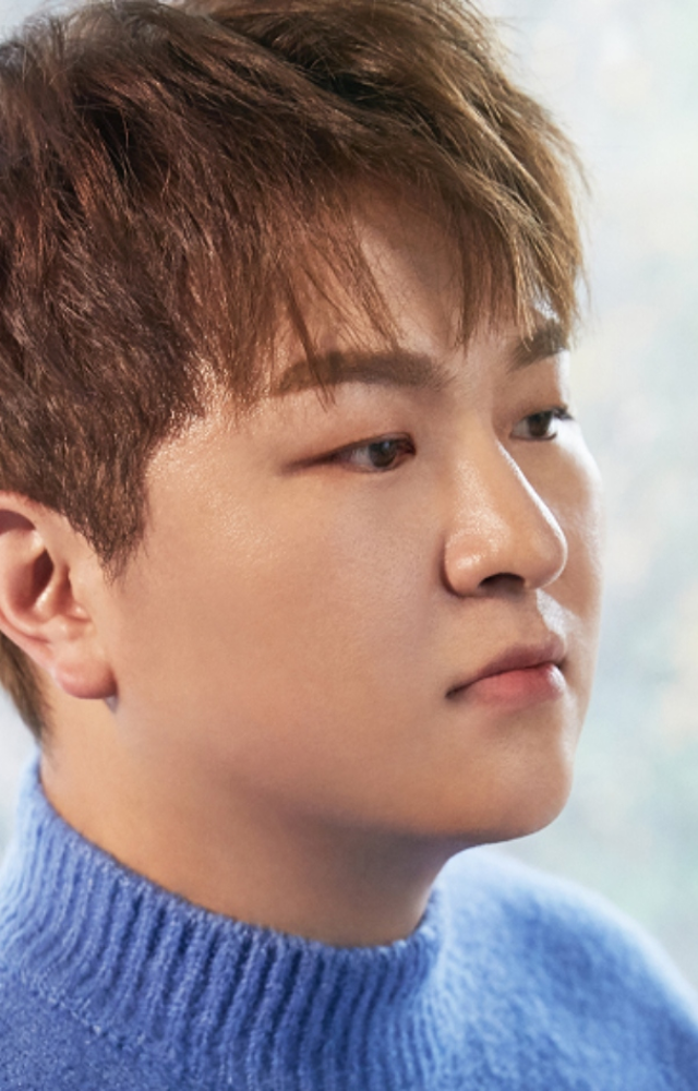 This heartbreaking ballad deals with themes of depression and suicide. Huh Gak`s raw vocals and emotional performance make this song a powerful listen.
