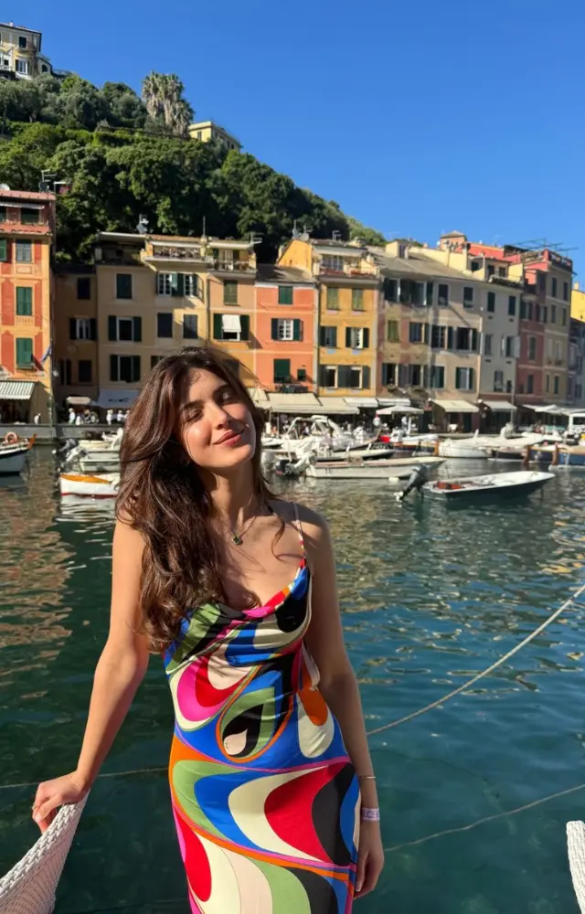 Dressed in a multi-colour day dress, Shanaya shared pictures from their visit to Rome