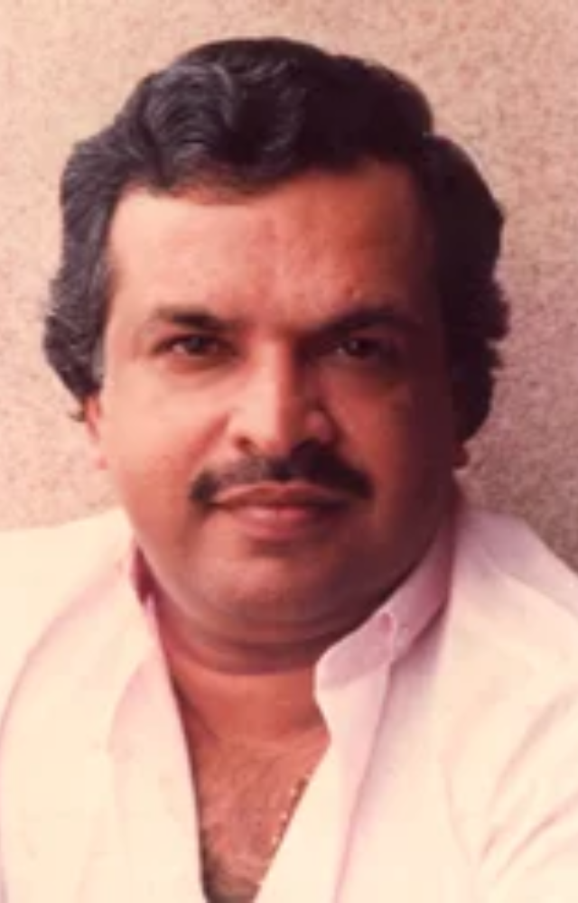A classic from Vaidhegi Kaathirundhaal, known for its soulful rendition and beautiful composition.