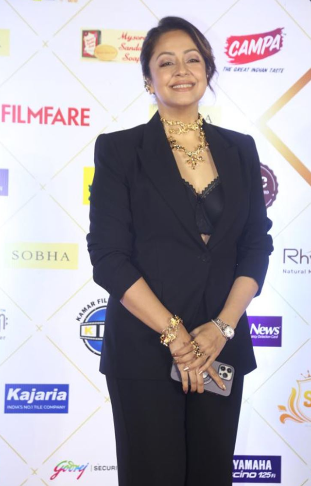 Jyothika made a striking appearance at the 69th SOBHA Filmfare Awards South 2024, captivating everyone with her elegant outfit and sophisticated style.