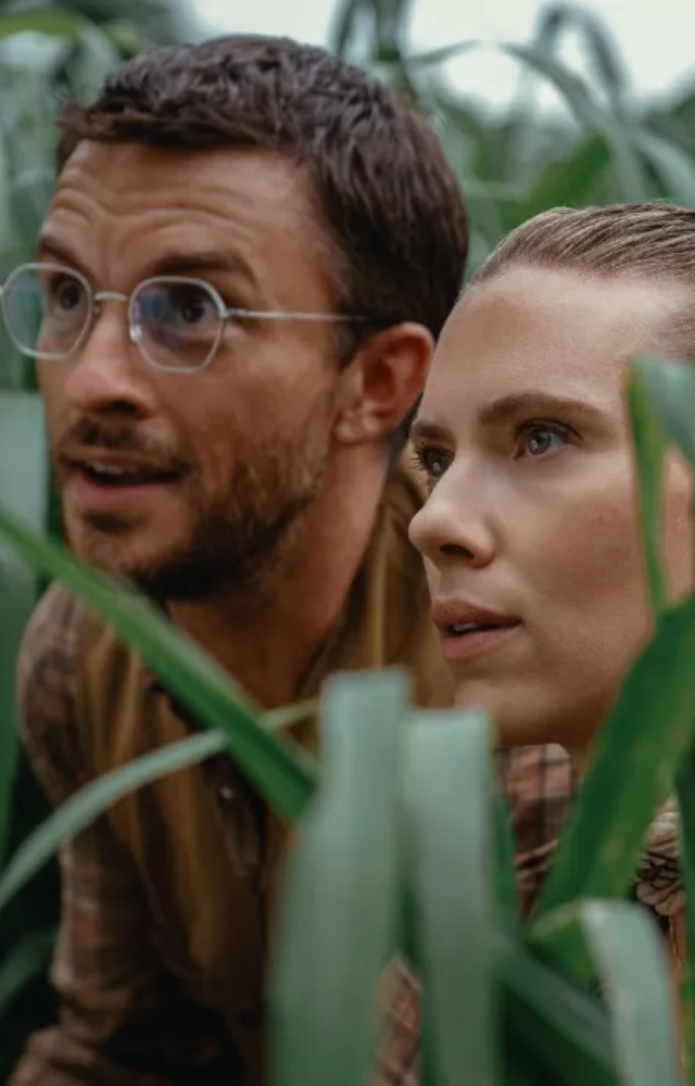 The film introduces former operative Zora Bennett (Scarlett Johansson) and paleontologist Dr. Henry Loomis (Jonathan Bailey), who lead the dangerous expedition.