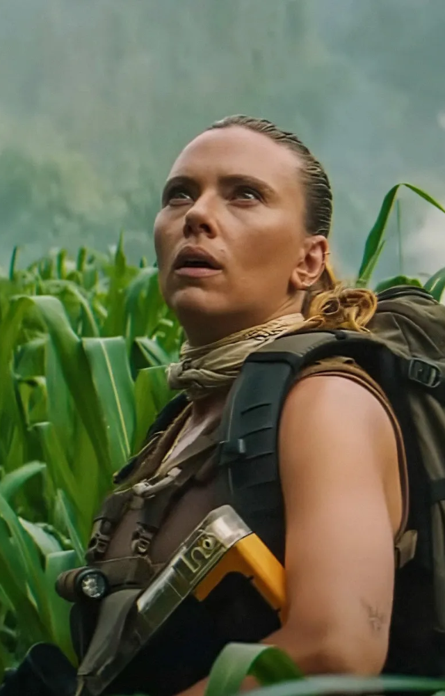 Director Gareth Edwards and writer David Koepp ditch the silliness of recent sequels, emulating the tense, human-centric spirit of Spielberg`s 1993 original.