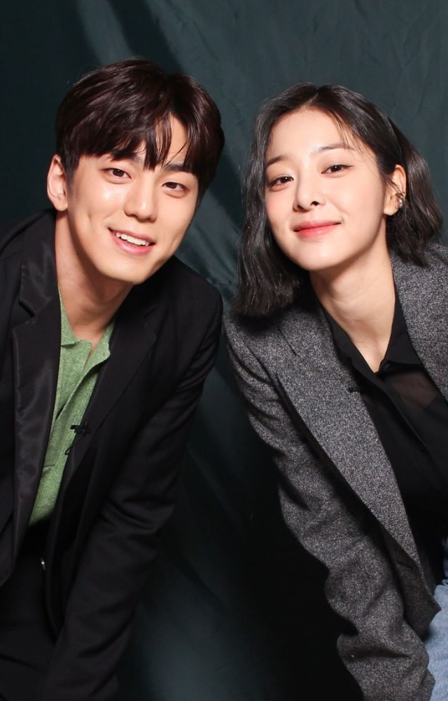Sung Hoon and Young Seo`s fiery chemistry and playful banter make them a fan favourite. Their contrasting personalities are endearing.
