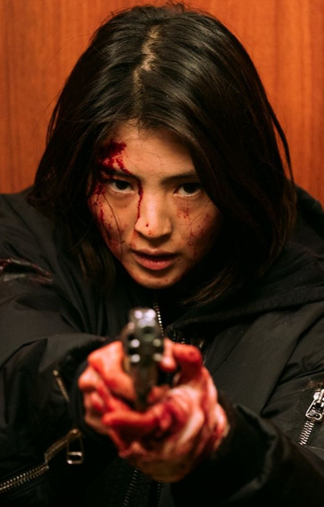 Driven by revenge, Jiwoo infiltrates a gang to find her father`s killer. Action-packed and gritty, showcasing her fierce determination and complex morality.