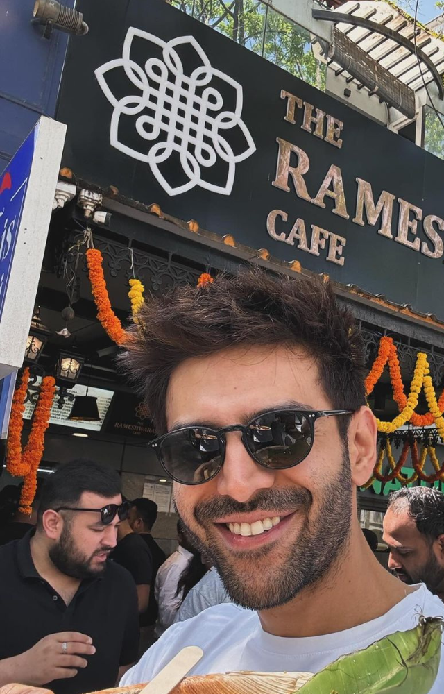 Kartik enjoyed his cheat day by devouring the delicious dosas at the Rameshwaram Cafe