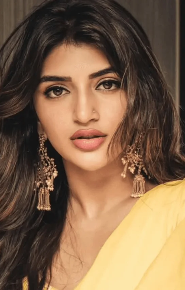 Kartik`s mom`s wanting a 'doctor' daughter-in-law strongly hints at their potential relationship, as Sreeleela very recently graduated in MBBS.