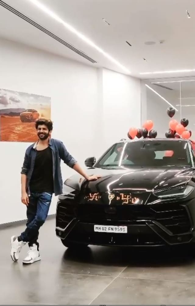 The actor bought this car in 2021, for which he paid a whopping price of 3.45 crore.