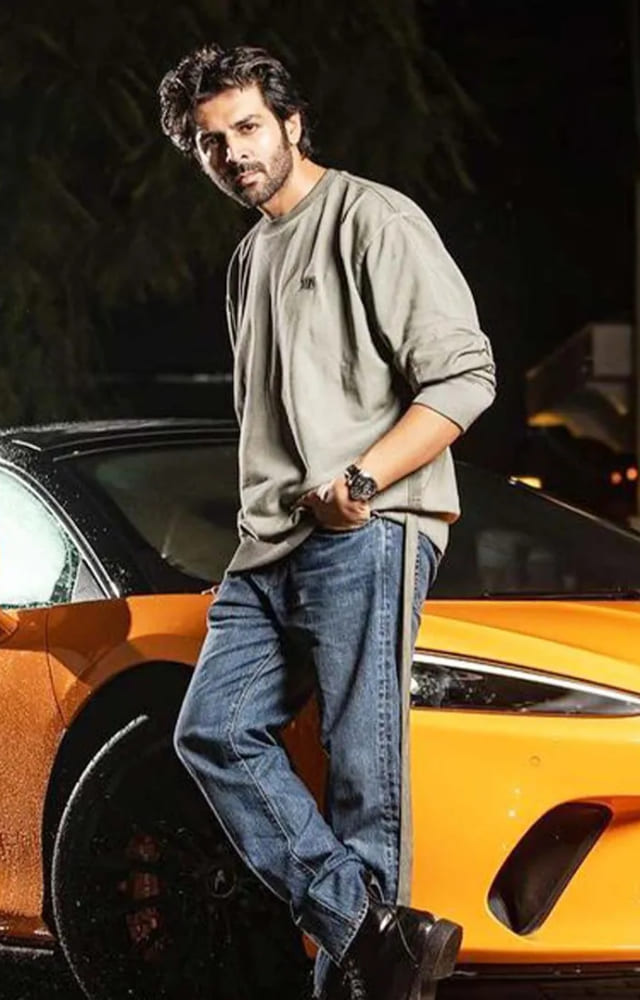 When Kartik Aaryan`s Bhool Bhulaiyaa 2 was a massive success, the film`s producer Bhushan Kumar gifted him a luxurious McLaren GT worth 3.72 crore.