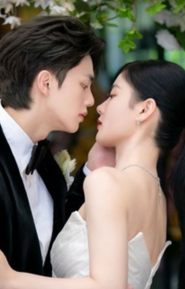 Heiress Do-hee and demon Gu-won’s contract marriage turns into a dangerous yet heartfelt romance as they uncover each other`s vulnerabilities.