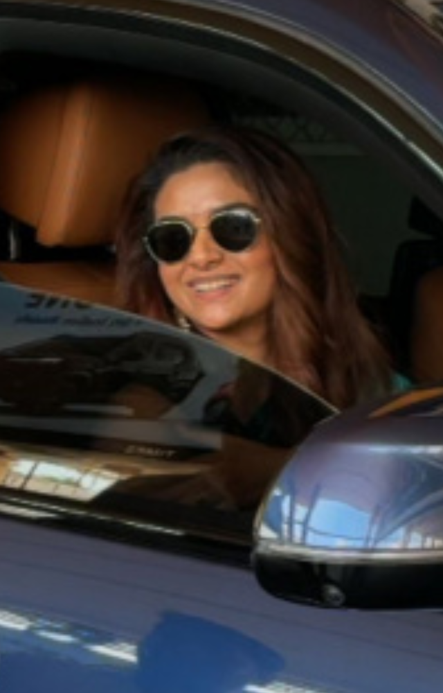 Keerthy Suresh created quite a buzz driving herself home from the airport recently. Fans loved her confidence and style.
