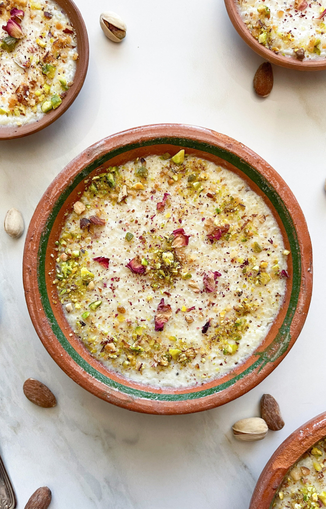 One of the most beloved offerings for Maha Shivratri, this sweet dish is made of rice, milk, sugar, and flavored cardamom. It is loaded with dry fruits.