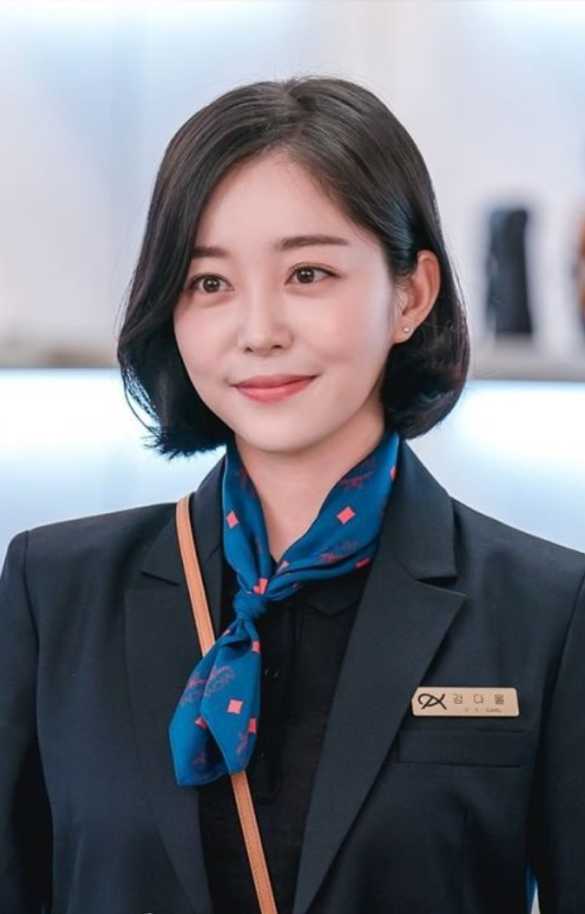 Played Kang Da-eul, a 'superwoman' who juggles work and motherhood, showcasing the struggles of working mothers in a comedic way.