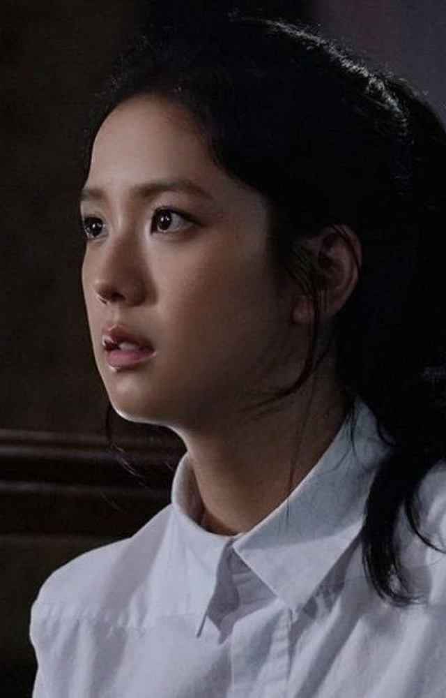 Jisoo made her acting debut in the 2021 drama Snowdrop, where she played a college student caught in political turmoil.