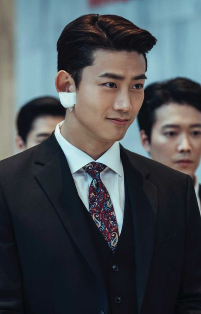 The contrast between his initial appearance and his villainous persona adds to his stylish impact.