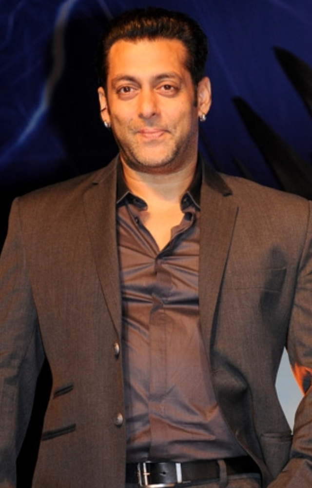 Unveiled the second teaser of his forthcoming film 'Sikandar,' garnering a range of mixed reactions from the audience.