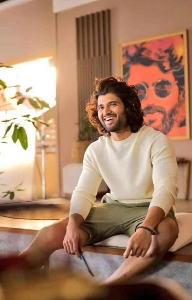Vijay Devarakonda loves to travel and his followers eagerly wait for his travel stories and post in the social media